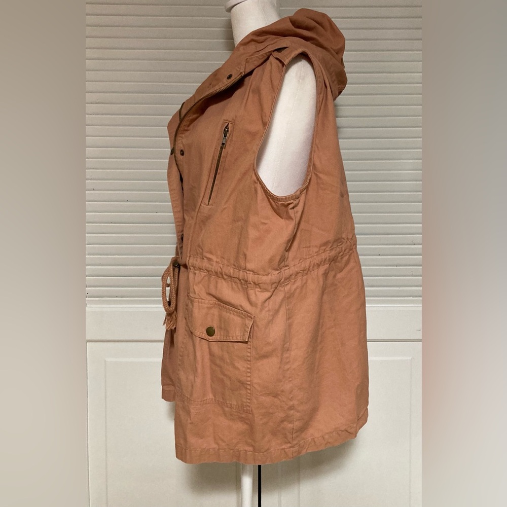 EUC Zenana Outfitters Lightweight Vest Plus Size 1X - Picture 4 of 8